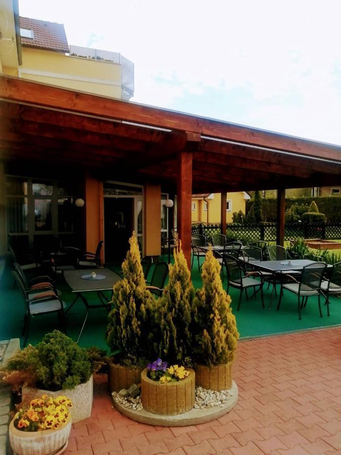 Pension U Mydlaru Mnichovo Hradiste Exterior photo